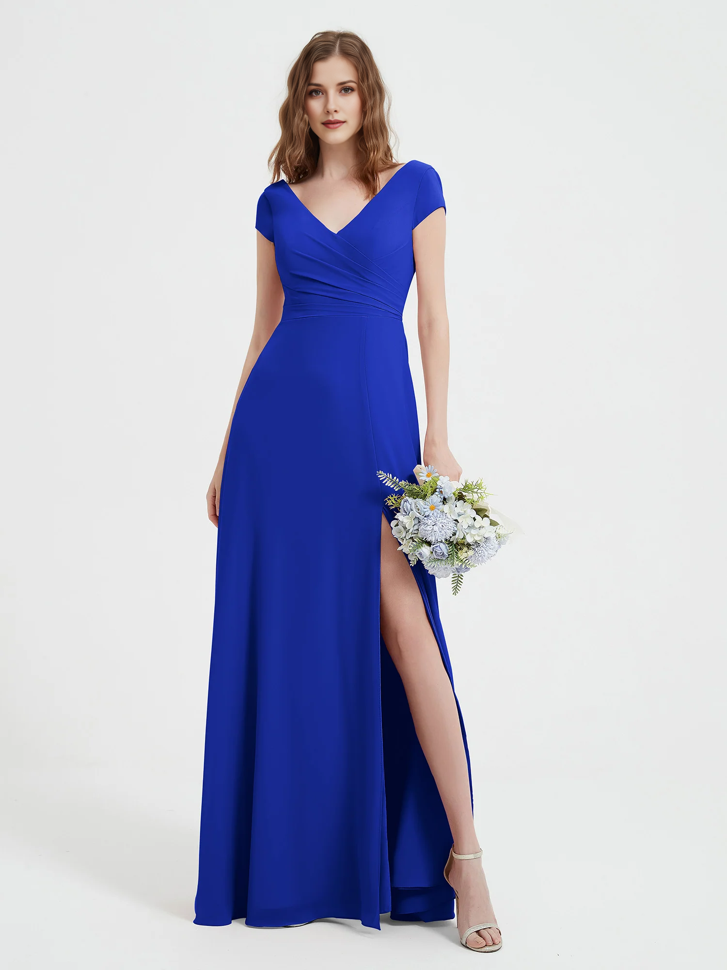 Vestido largo de noche de gasa para damas de honor con cuello en V, manga casquillo, cintura cruzada y abertura alta