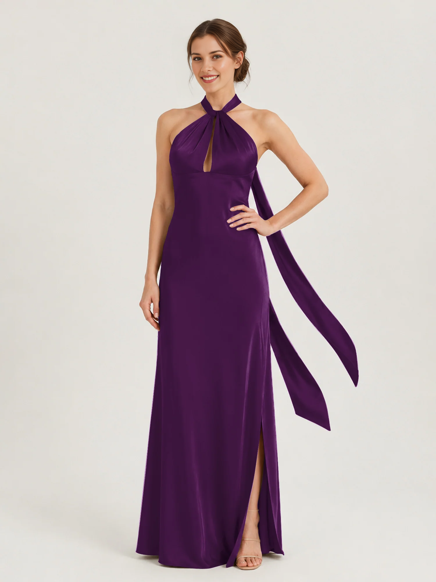 Vestido largo de dama de honor con hombros descubiertos, escote corazón, cintura plisada de tul y lazo en la espalda.