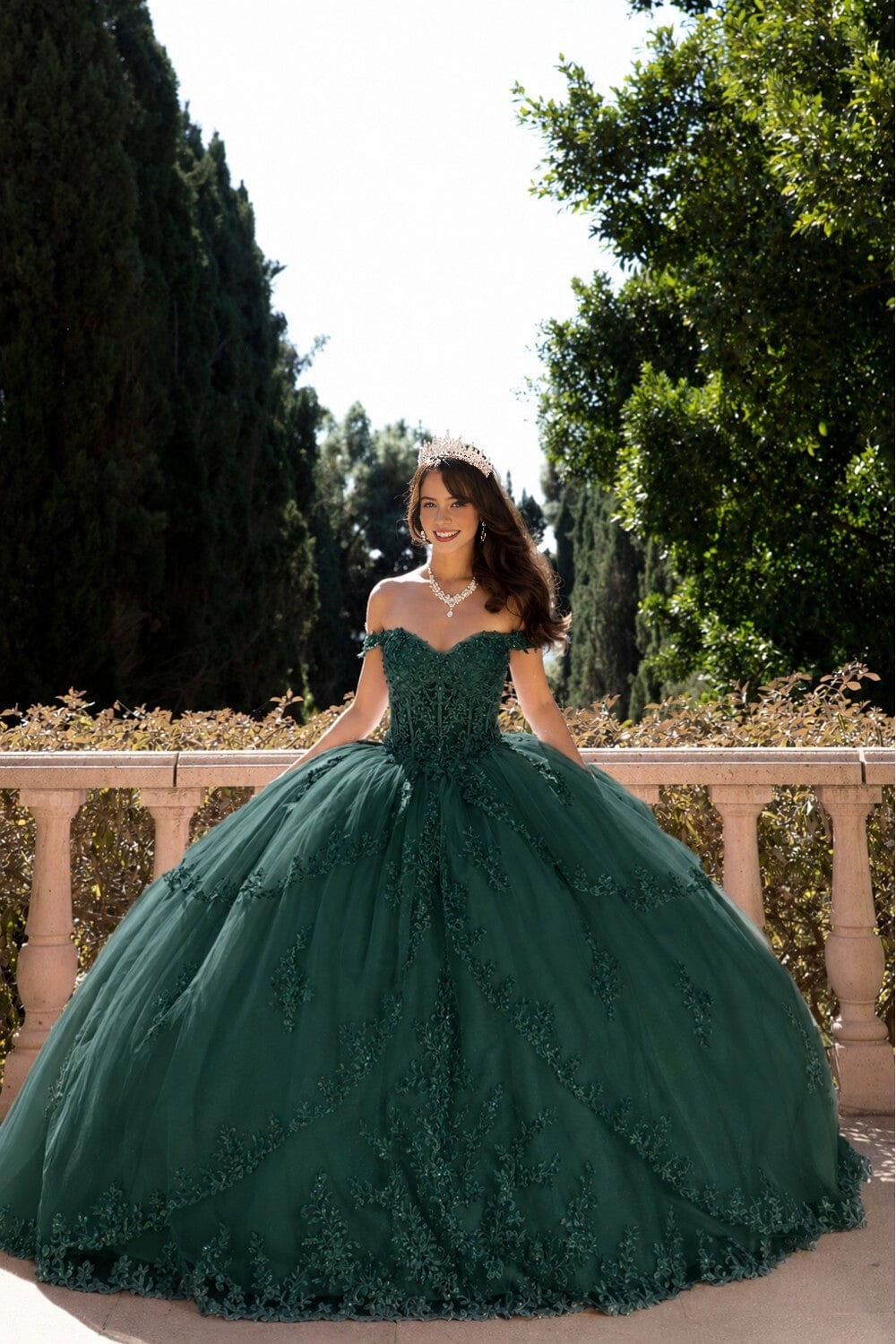 Elegant Ball Gown Sweetheart Off‑Shoulder Corset Back Court Train Quinceanera Dress