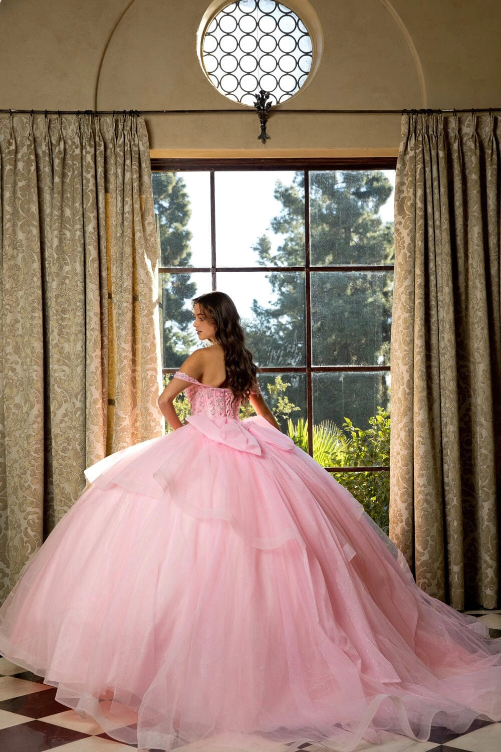 Fairy‑tale Ball Gown Sweetheart Off‑Shoulder Corset Back Chapel Train Quinceanera Dress