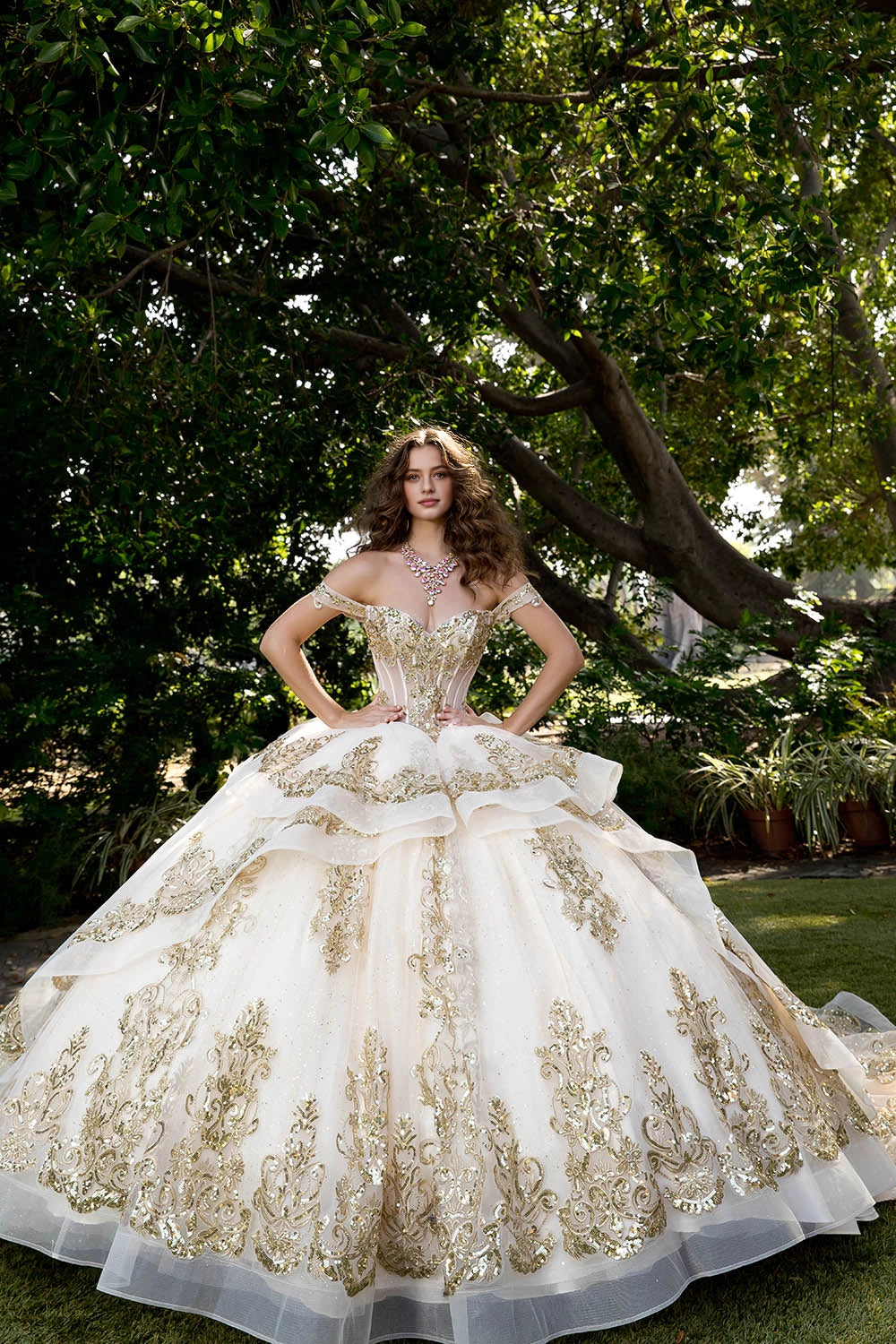 Luxury Ball Gown Sweetheart Off‑Shoulder Corset Back Chapel Train Quinceanera Dress