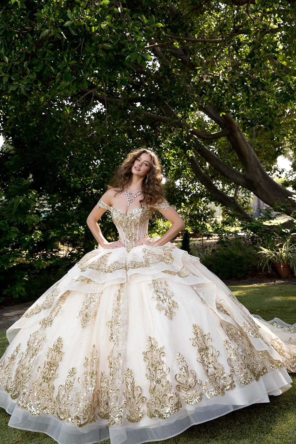 Luxury Ball Gown Sweetheart Off‑Shoulder Corset Back Chapel Train Quinceanera Dress