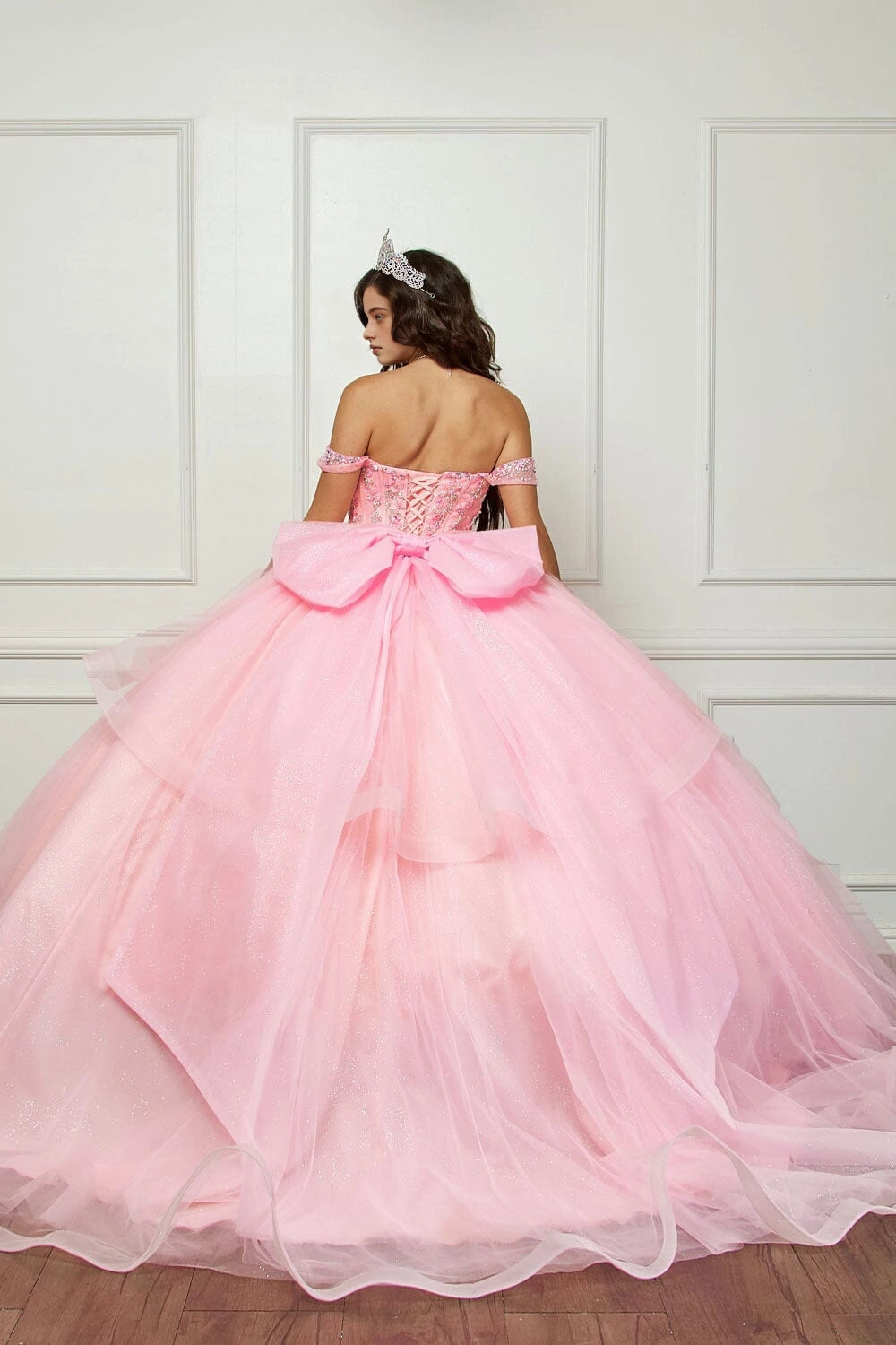 Fairy‑tale Ball Gown Sweetheart Off‑Shoulder Corset Back Chapel Train Quinceanera Dress