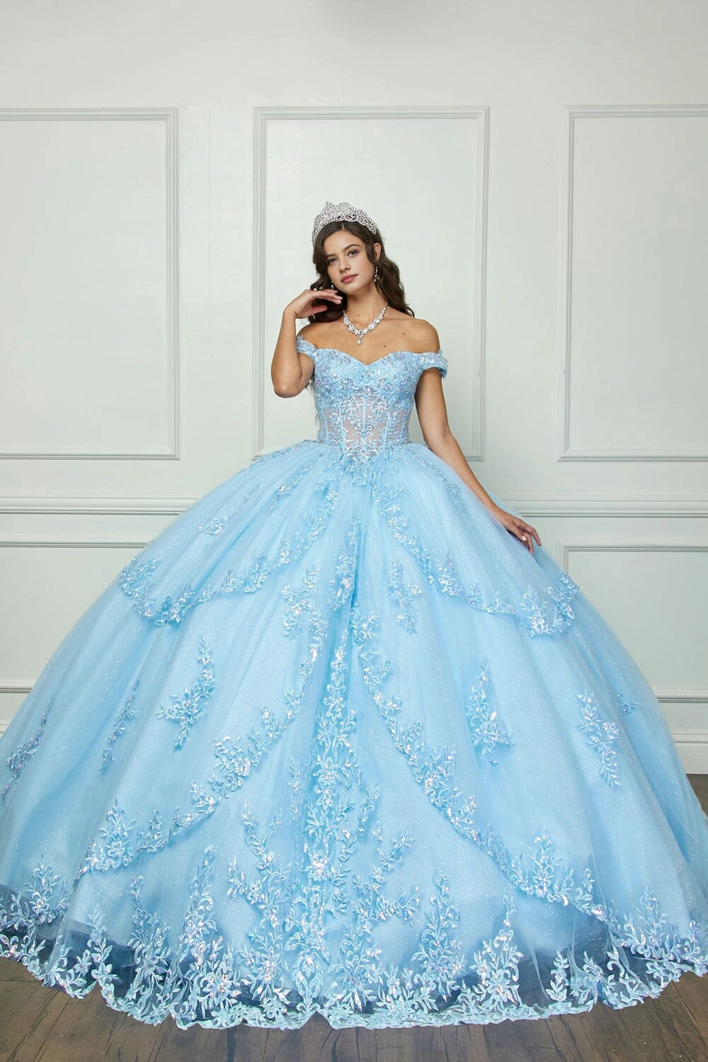 Elegant Ball Gown Sweetheart Off‑Shoulder Corset Back Court Train Quinceanera Dress