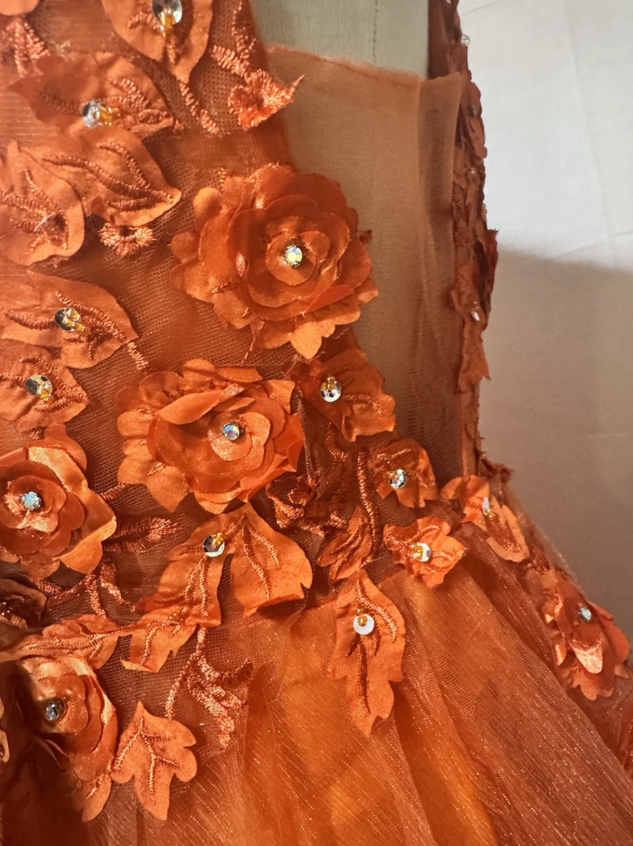 Women's Elegant V-Neck Tulle A-Line Princess Prom Dress with Lace Floral Deep V Neck Prom Long Tulle Ball Gown