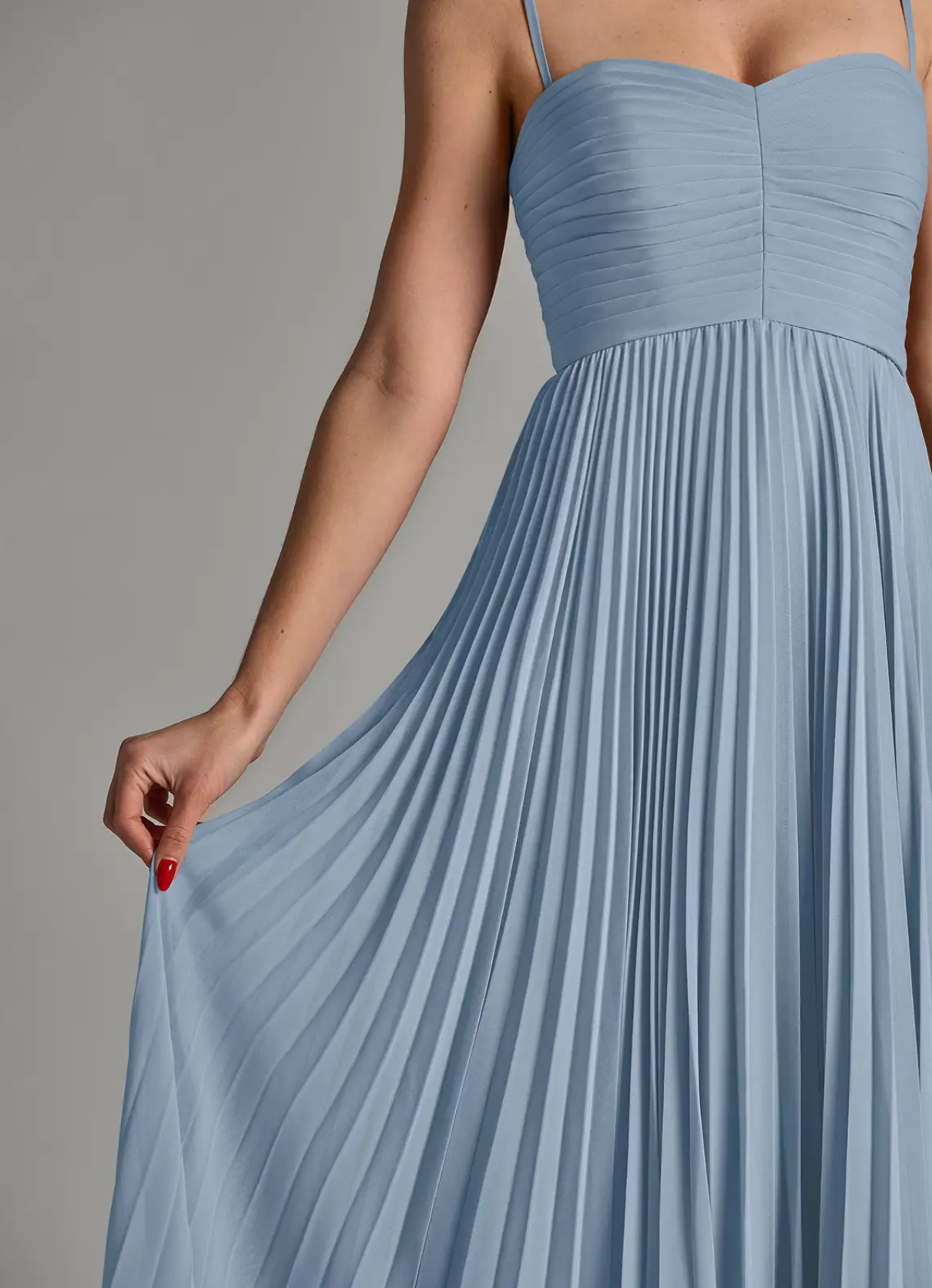 A-Line Strapless Chiffon Dress Elegant Strapless Pleated Bodice Gown with Full Flowing Formal Evening Gown