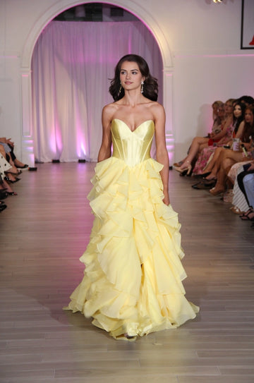 Glamorous Ball Gown Sweetheart Strapless Lace-Up Back Floor-Length Ruffled Prom Dress