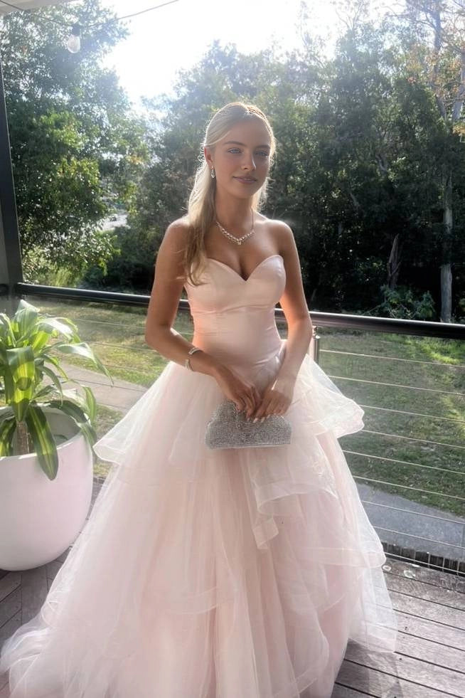 Vedress blush pink strapless sweetheart layered tulle ball‑gown floor‑length prom dress outdoor front view