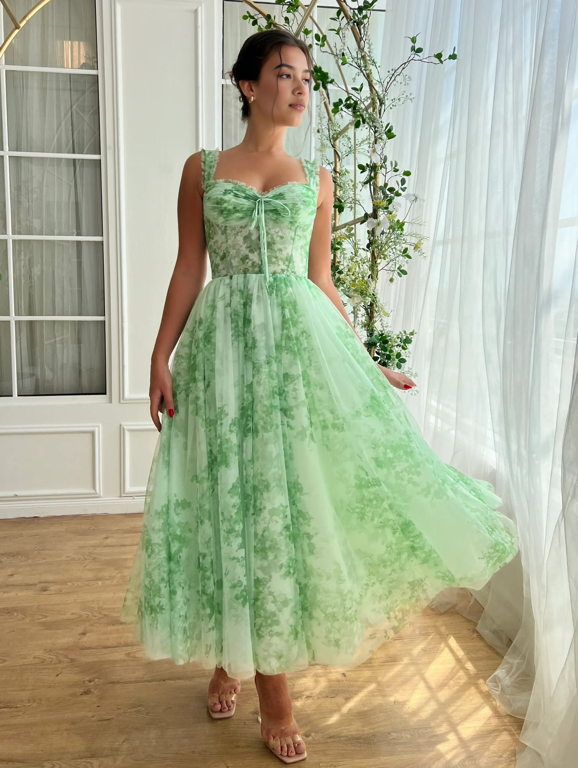 Dreamy A-Line Sweetheart Floral Print Tulle Corset Tea-Length Garden Party Homecoming Dress