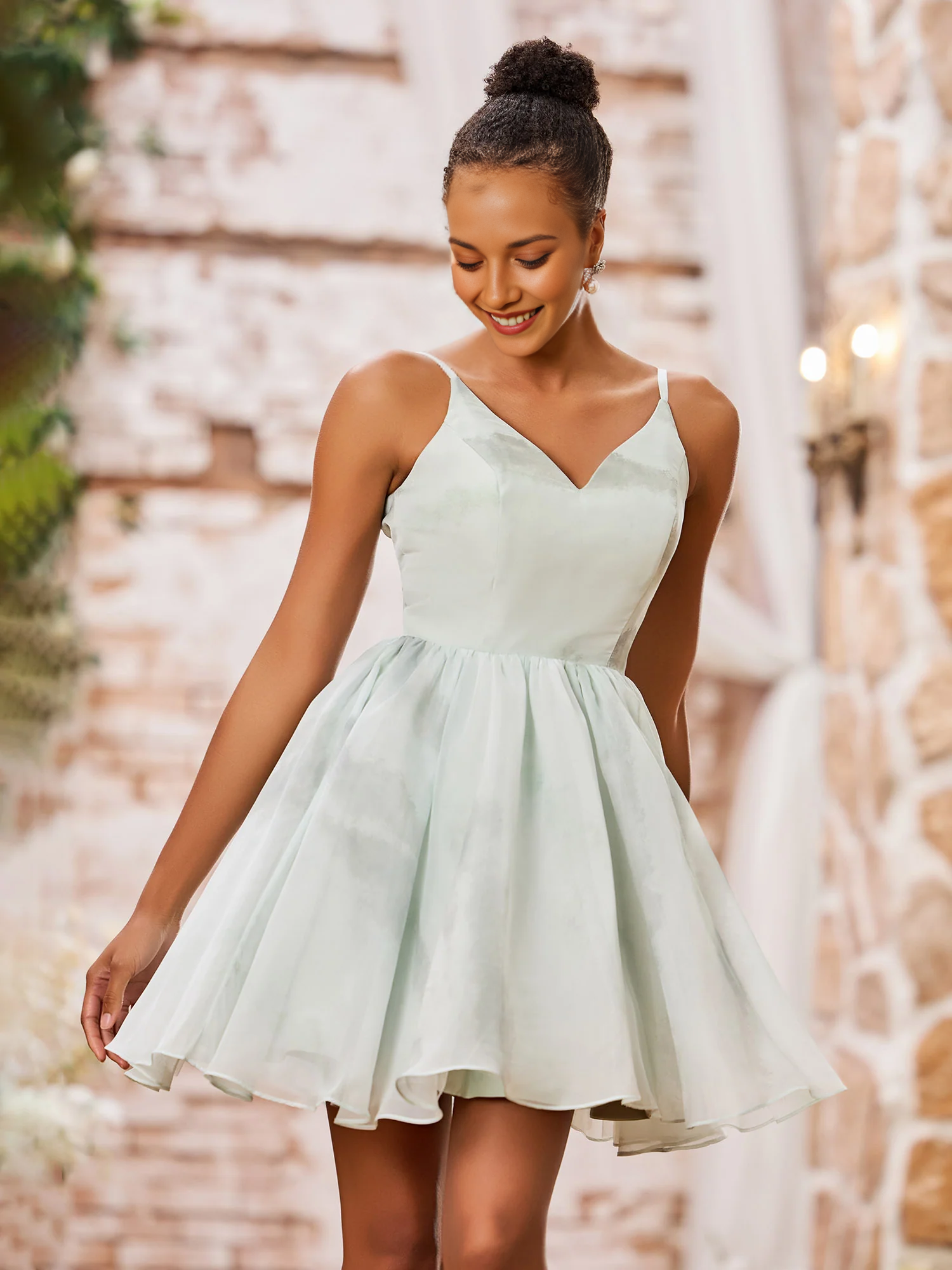 Minivestido de gasa con tirantes finos en verde menta - Escote en V y espalda abierta Vestido de fiesta y cóctel estilo A-Line