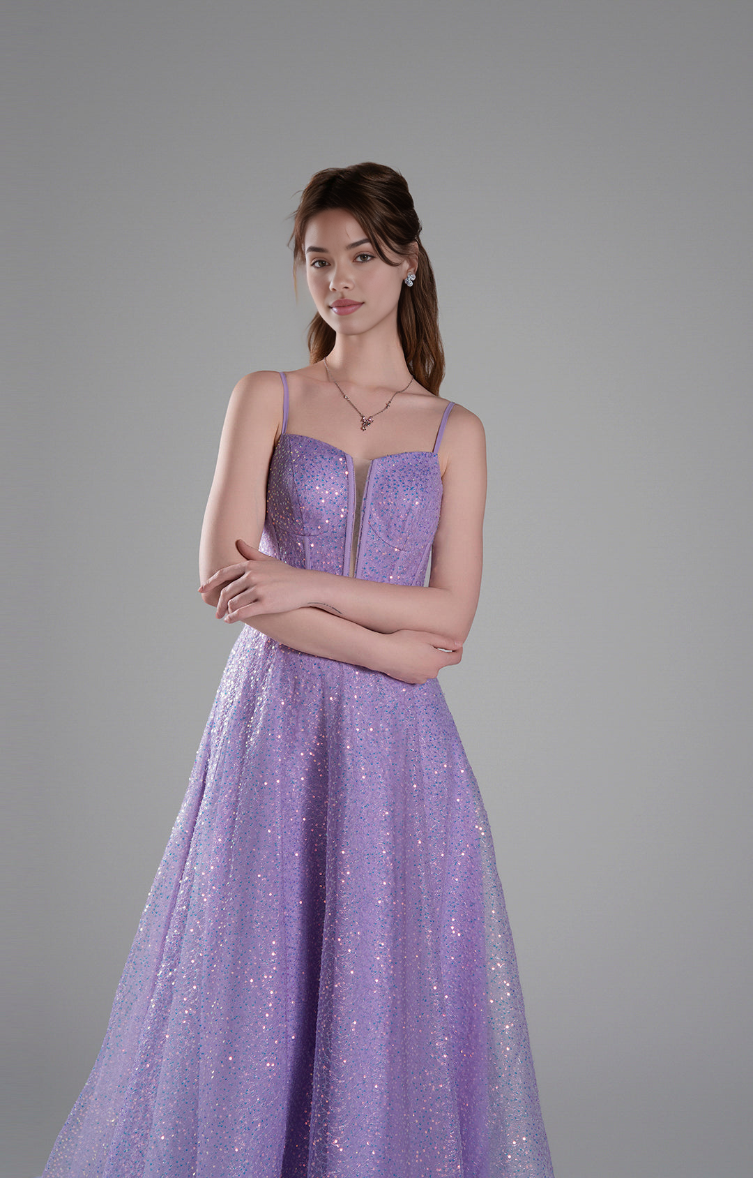 Vestidos de fiesta largos hasta el suelo con tirantes finos, escote corazón, espalda descubierta y purpurina en corte A