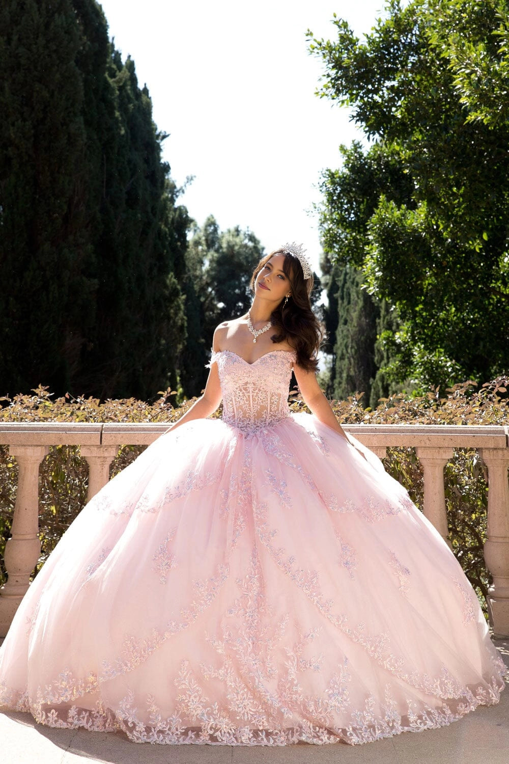Elegant Ball Gown Sweetheart Off‑Shoulder Corset Back Court Train Quinceanera Dress