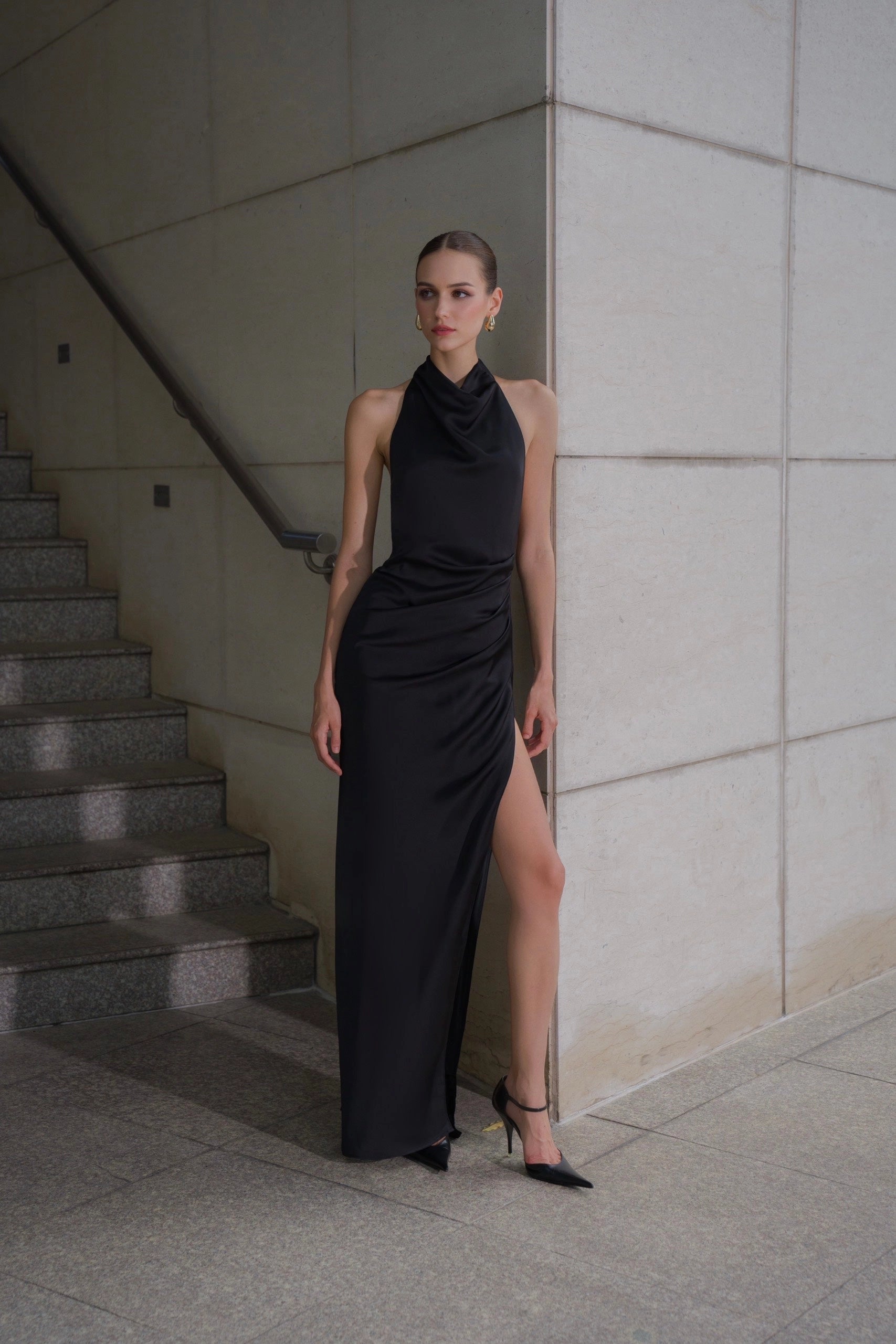Elegant Sheath Halter Sleeveless Open‑Back Maxi Bridesmaid Dress