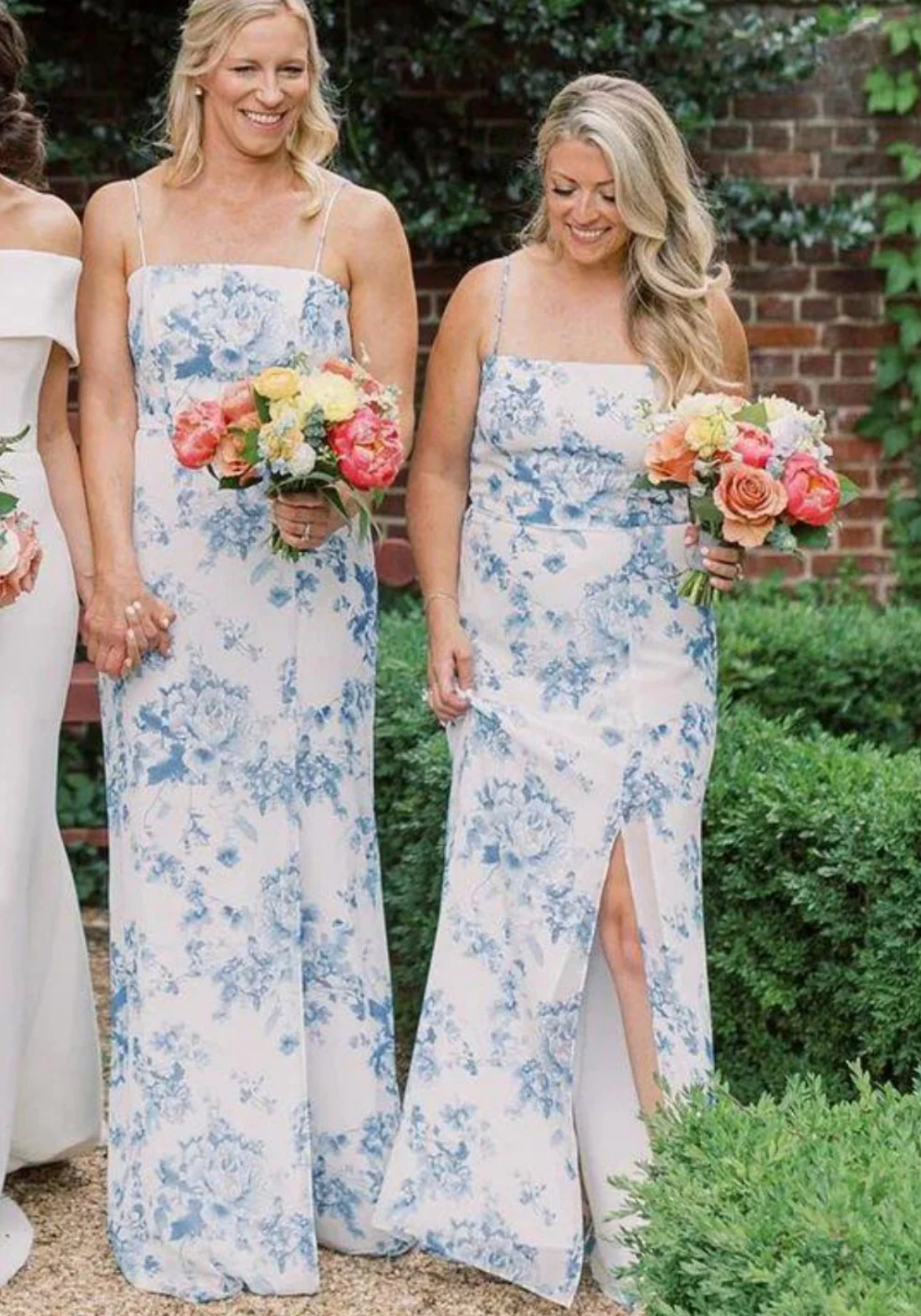 Gorgeous Spaghetti Straps Blue Floral Printed Long Bridesmaid Dress Bodycon Dress with Side Slit for Bridal Party