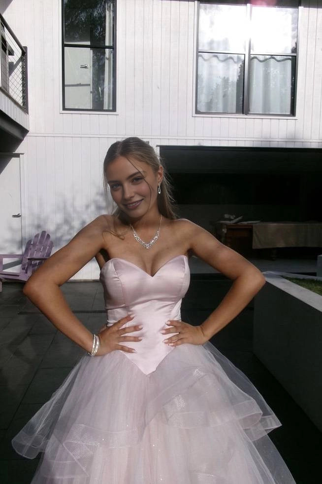 Voluminous Ball‑gown Sweetheart‑neck Strapless Zipper‑back Floor‑length Prom Dress