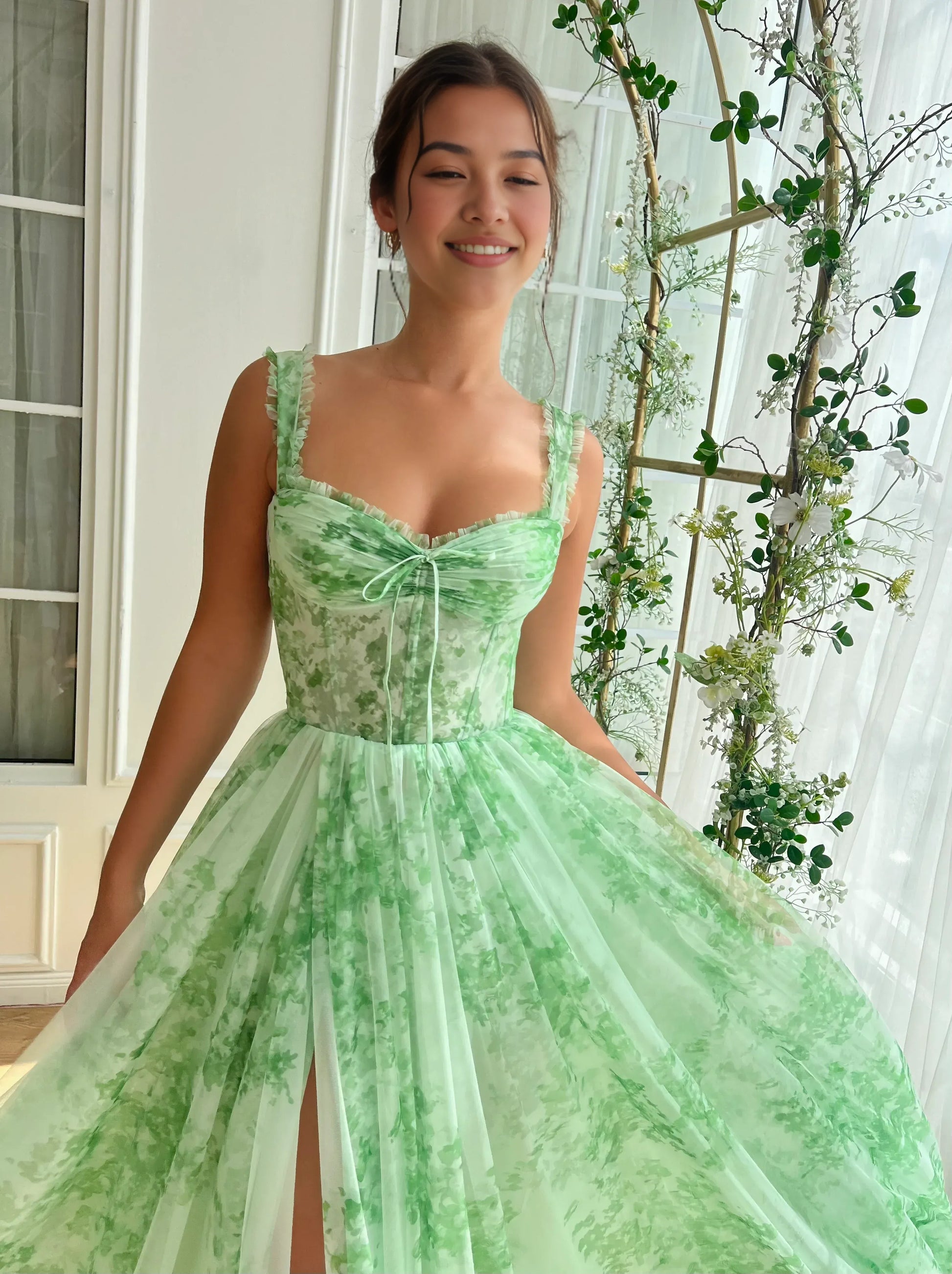 Dreamy A-Line Sweetheart Floral Print Tulle Corset Tea-Length Garden Party Homecoming Dress
