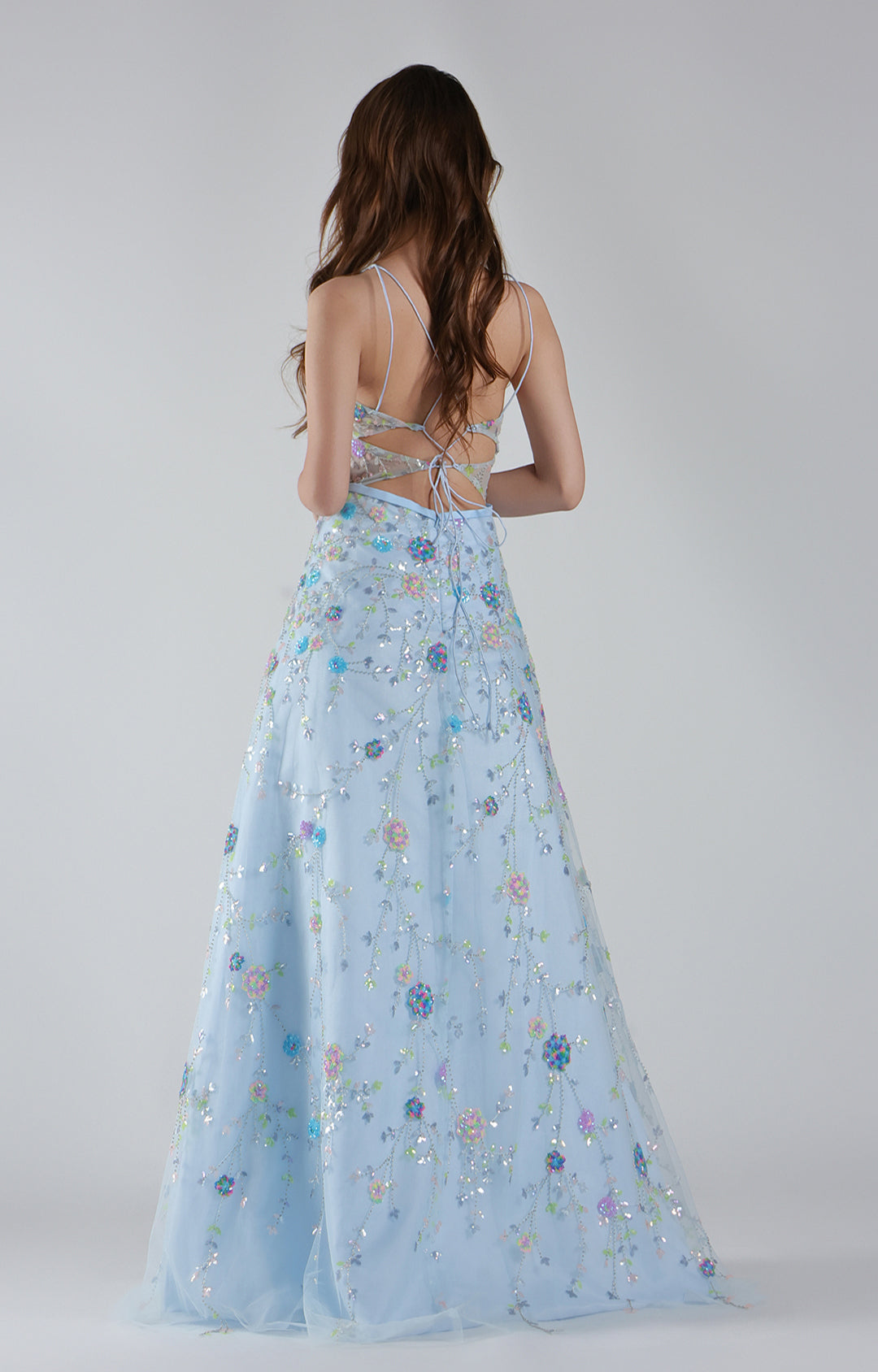 Vestidos de Noche con Cuello en V, Tirantes Finos, Espalda con Cordones, Lentejuelas Florales y Largo hasta el Suelo con Corte en A