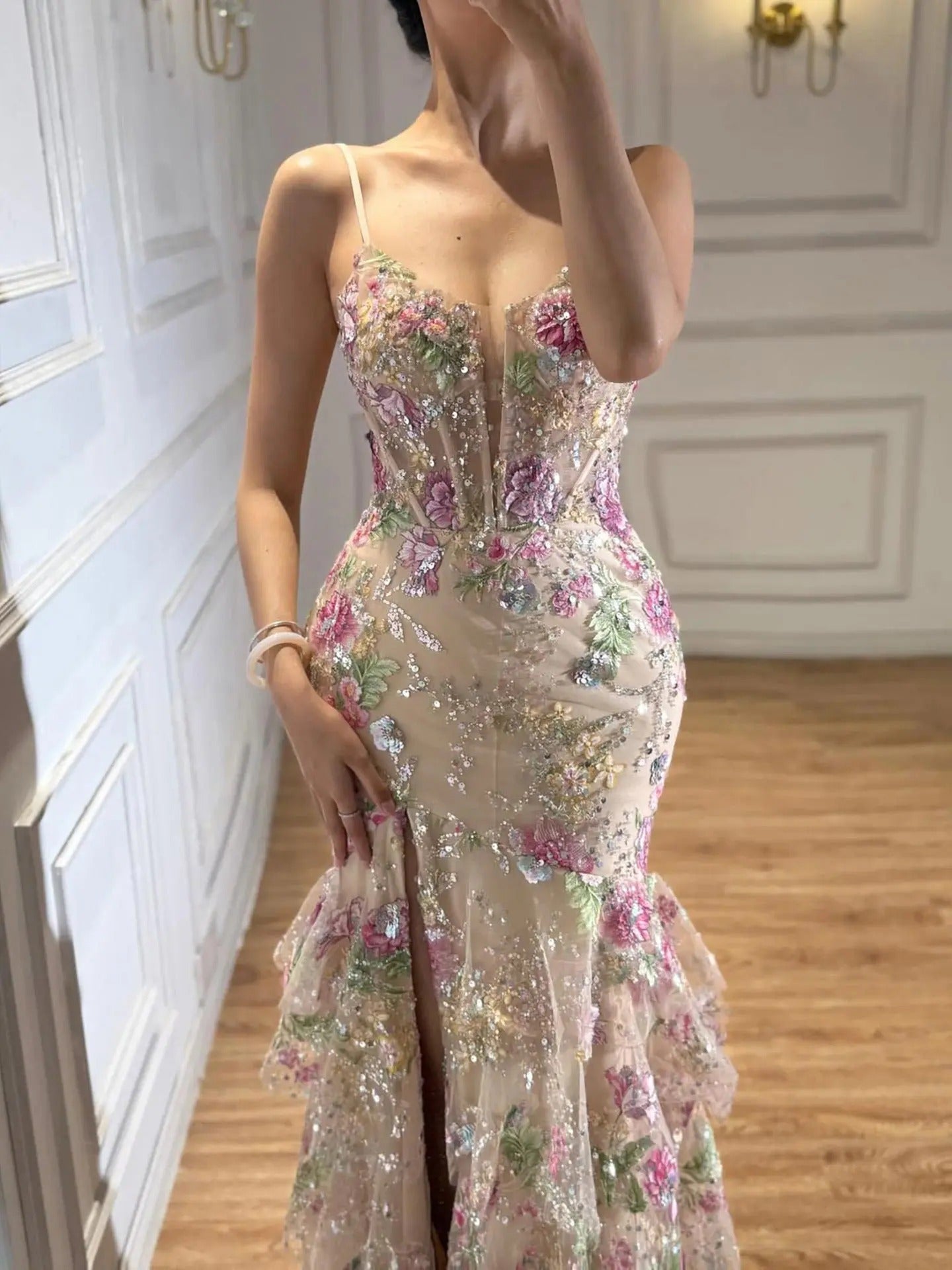 Romantic Mermaid V-Neck Sleeveless Lace-Up Back Floor-Length Prom Dress