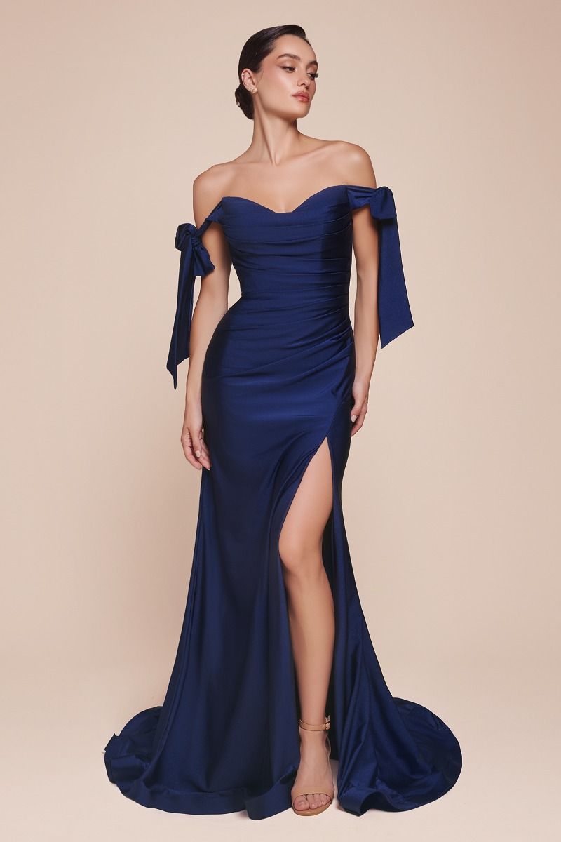 Vestido de dama de honor de satén con hombros descubiertos y corte sirena - Vestido formal de dama de honor y fiesta de graduación con detalle de lazo y abertura alta