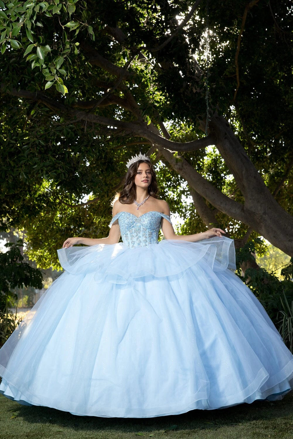 Fairy‑tale Ball Gown Sweetheart Off‑Shoulder Corset Back Chapel Train Quinceanera Dress