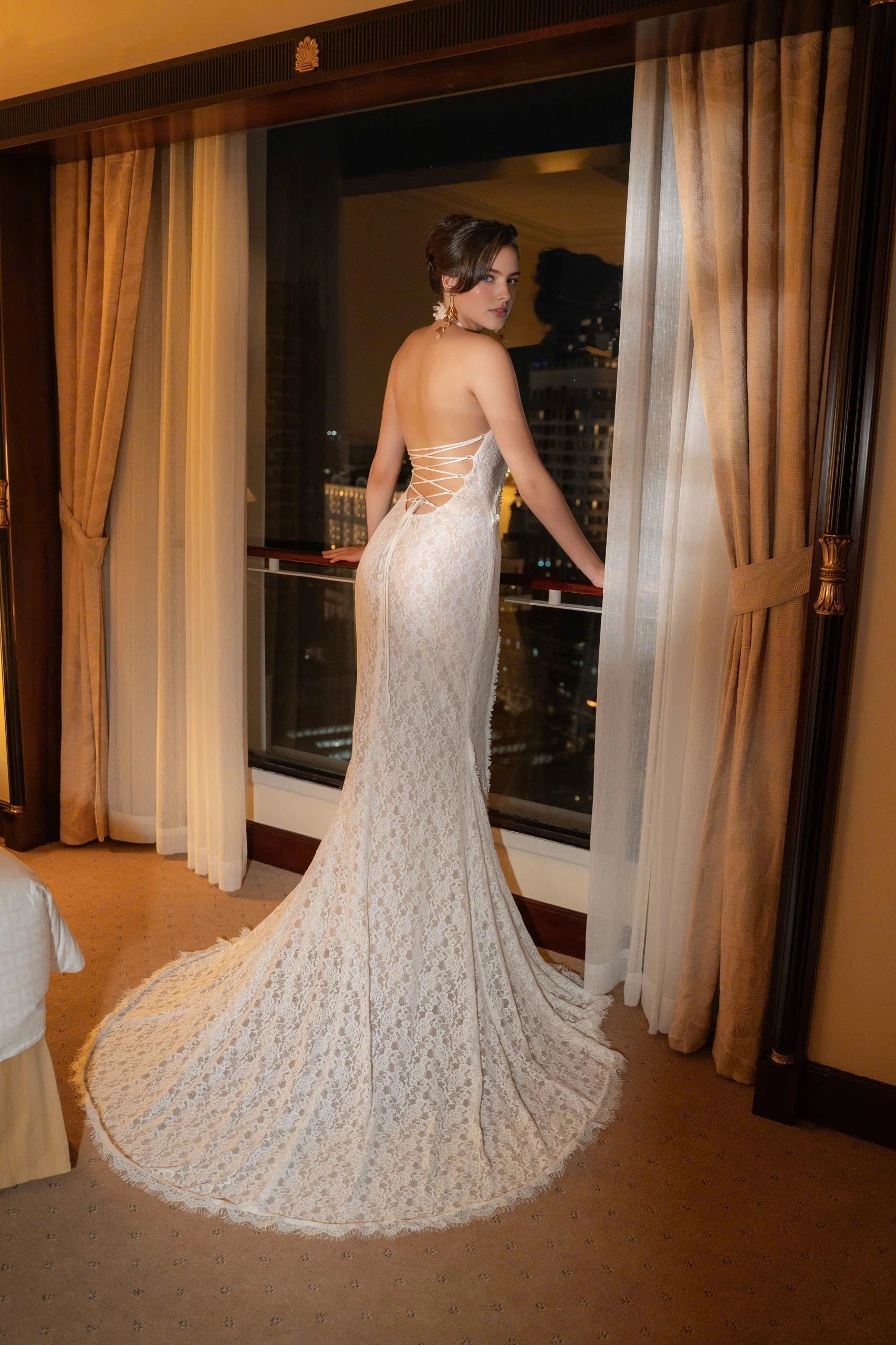 Mermaid Lace Halter‑Neck Lace‑Up Open‑Back Train Wedding Prom Dress