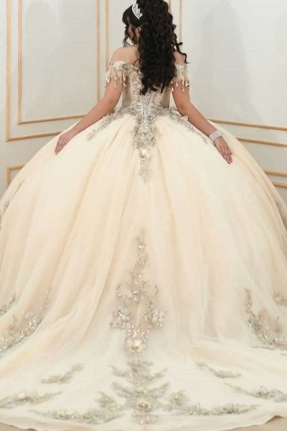 Luxury Ball Gown Off Shoulder Short Sleeve Lace‑Up Back Sweep Train Quinceanera Dress