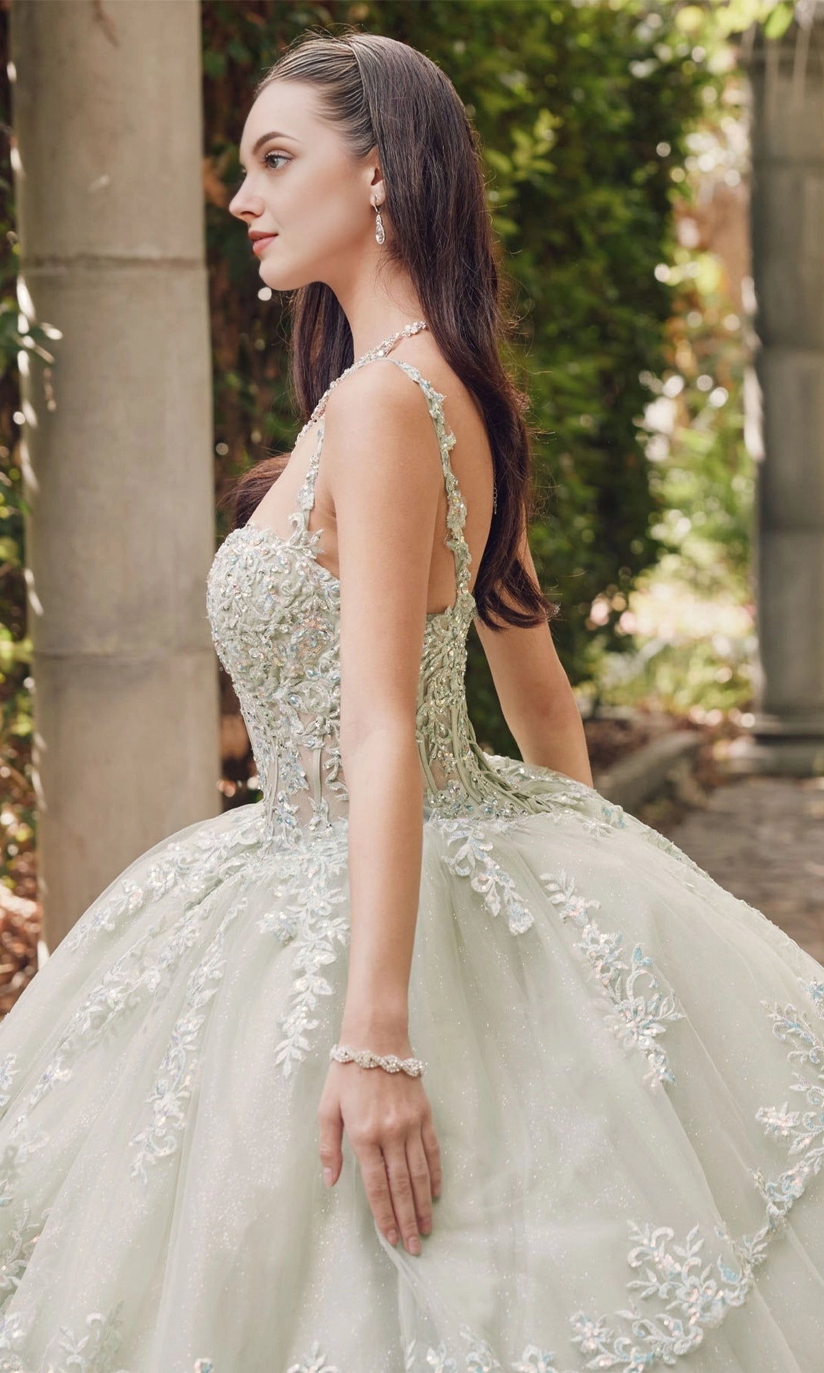 Lace Ballgown Spaghetti‑Strap Sweetheart Corset‑Back Floor‑Train‑Length Quinceanera Dress