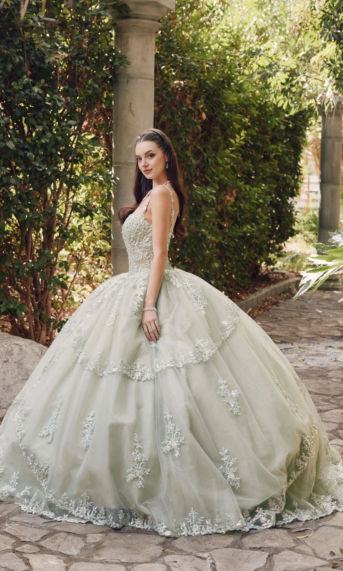 Lace Ballgown Spaghetti‑Strap Sweetheart Corset‑Back Floor‑Train‑Length Quinceanera Dress