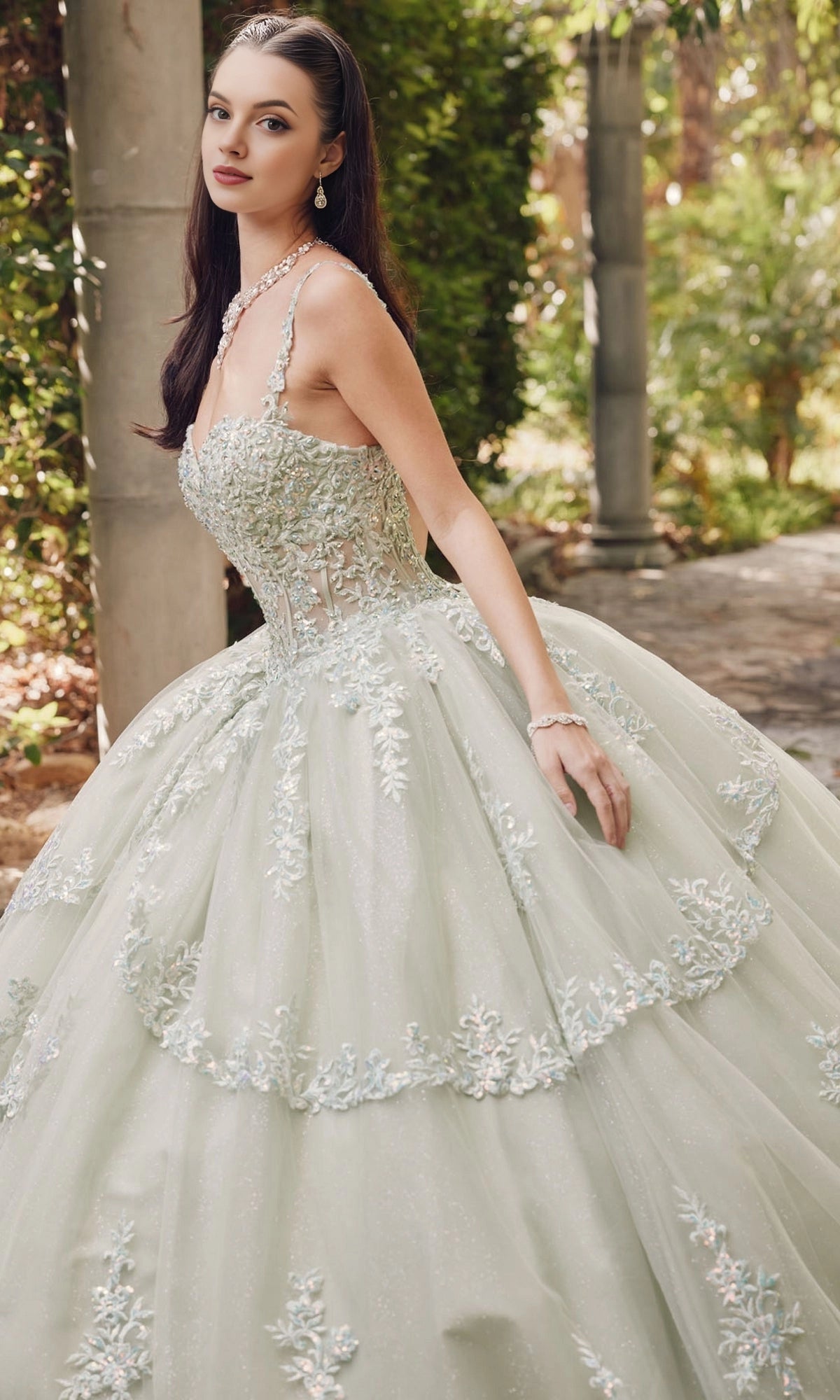Lace Ballgown Spaghetti‑Strap Sweetheart Corset‑Back Floor‑Train‑Length Quinceanera Dress