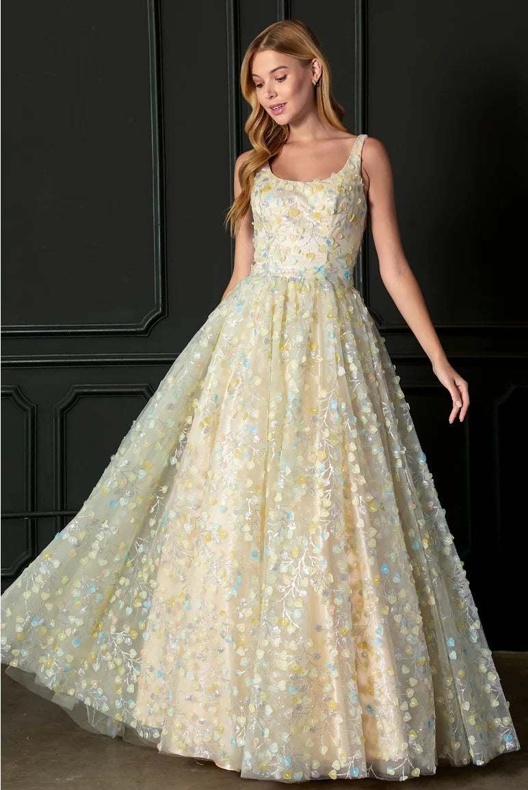 Vestido de fiesta de tul con escote cuadrado, falda en línea A y adornos florales 3D