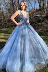 3D Floral Tulle A-Line V-Neck Sleeveless Floor-Length Prom Gown