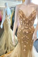 3D Floral Tulle Mermaid V-Neck Spaghetti Strap Prom Gown