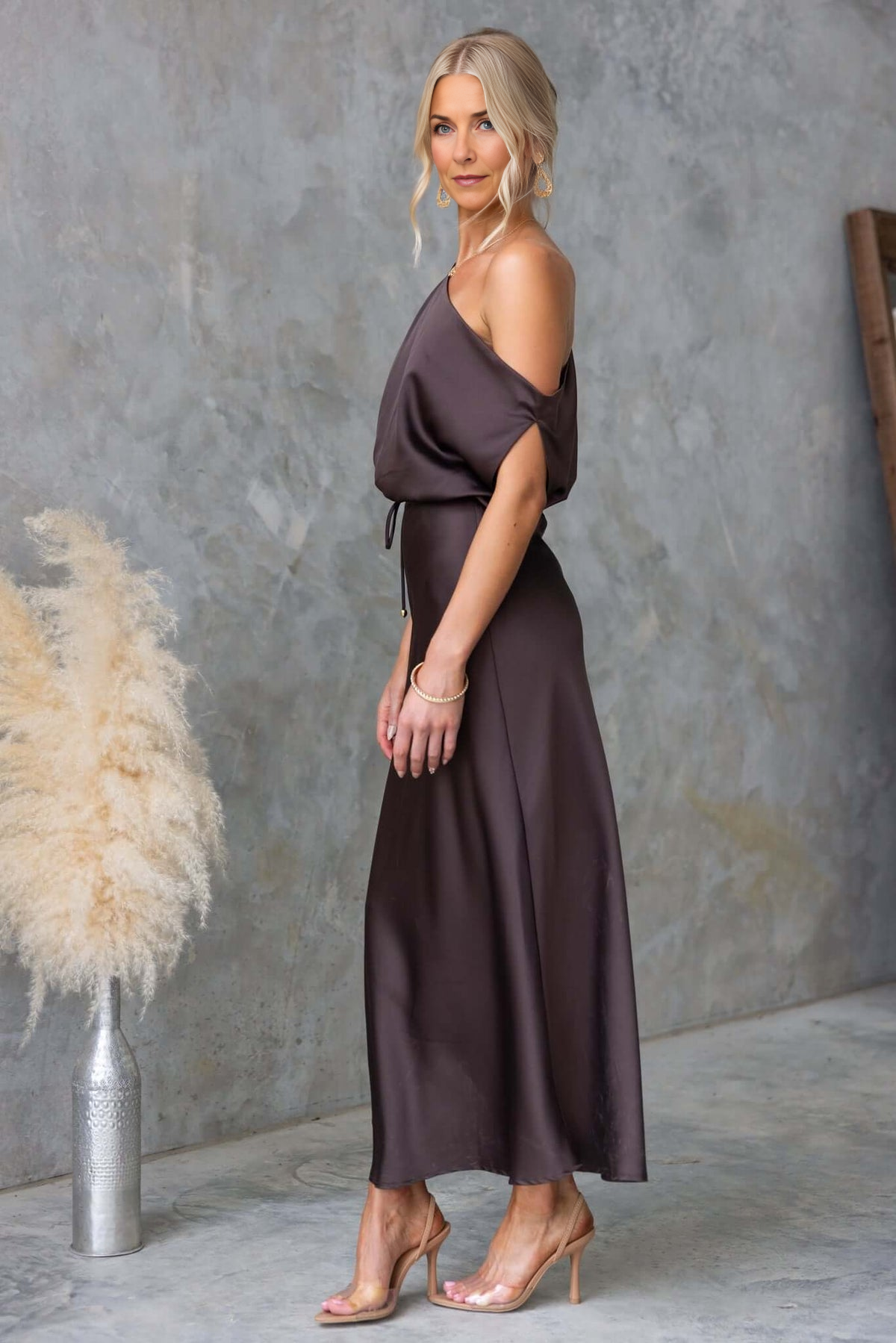 Women's Elegant One-Shoulder Satin Maxi Dress Coctail Bridesmaid Dresses with Side Draping and Waist Tie Detail