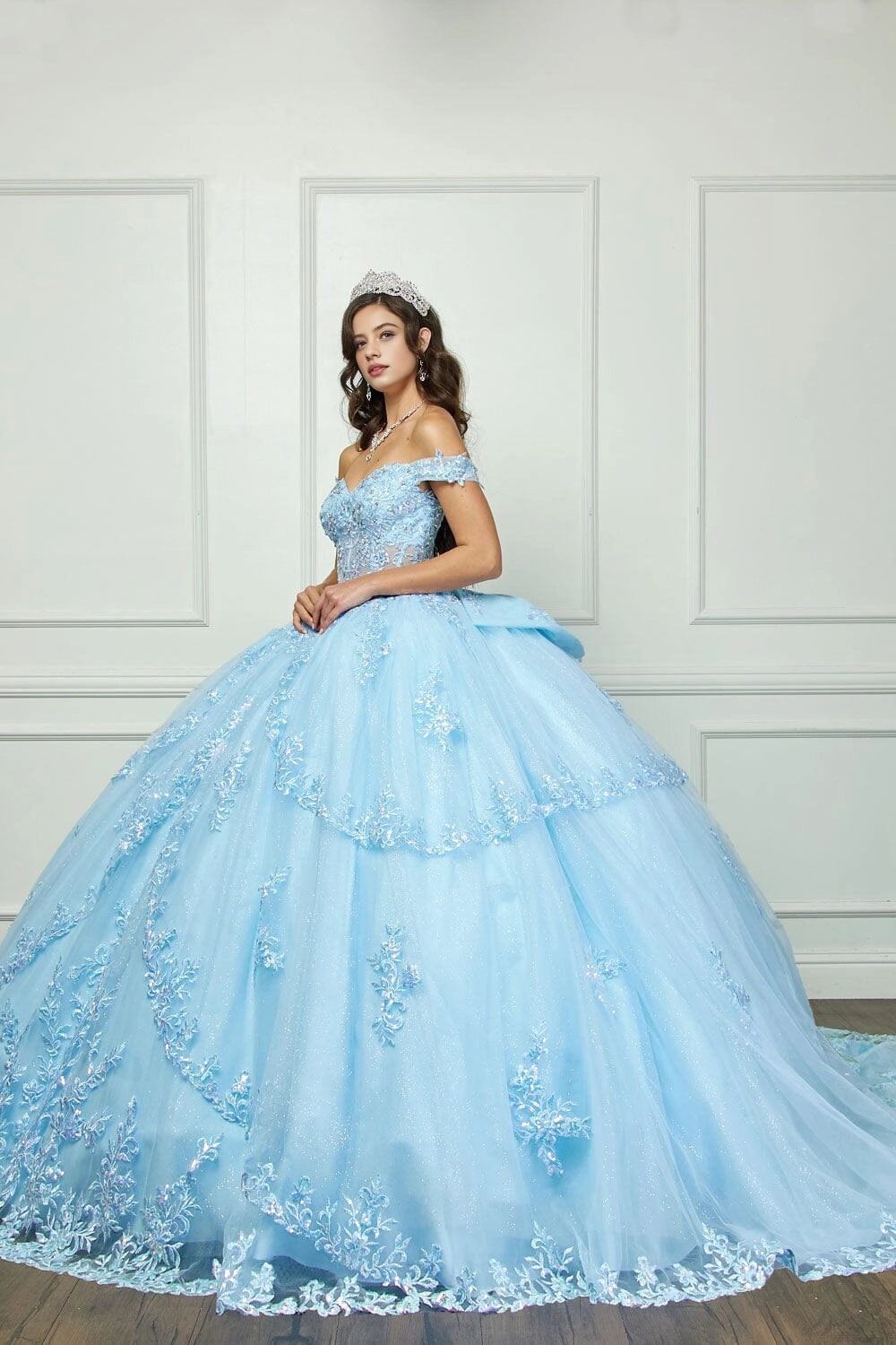 Elegant Ball Gown Sweetheart Off‑Shoulder Corset Back Court Train Quinceanera Dress