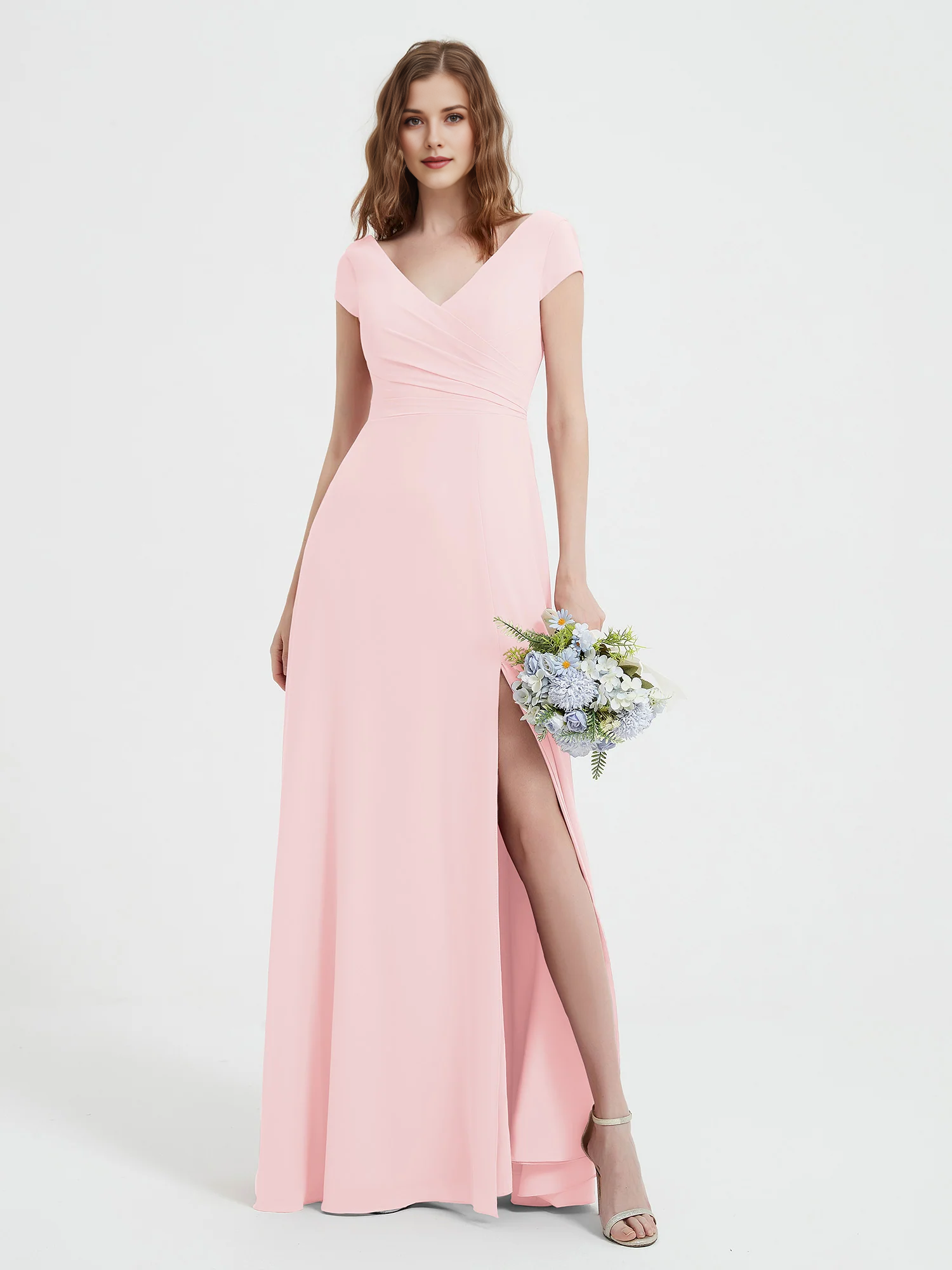 Vestido largo de noche de gasa para damas de honor con cuello en V, manga casquillo, cintura cruzada y abertura alta
