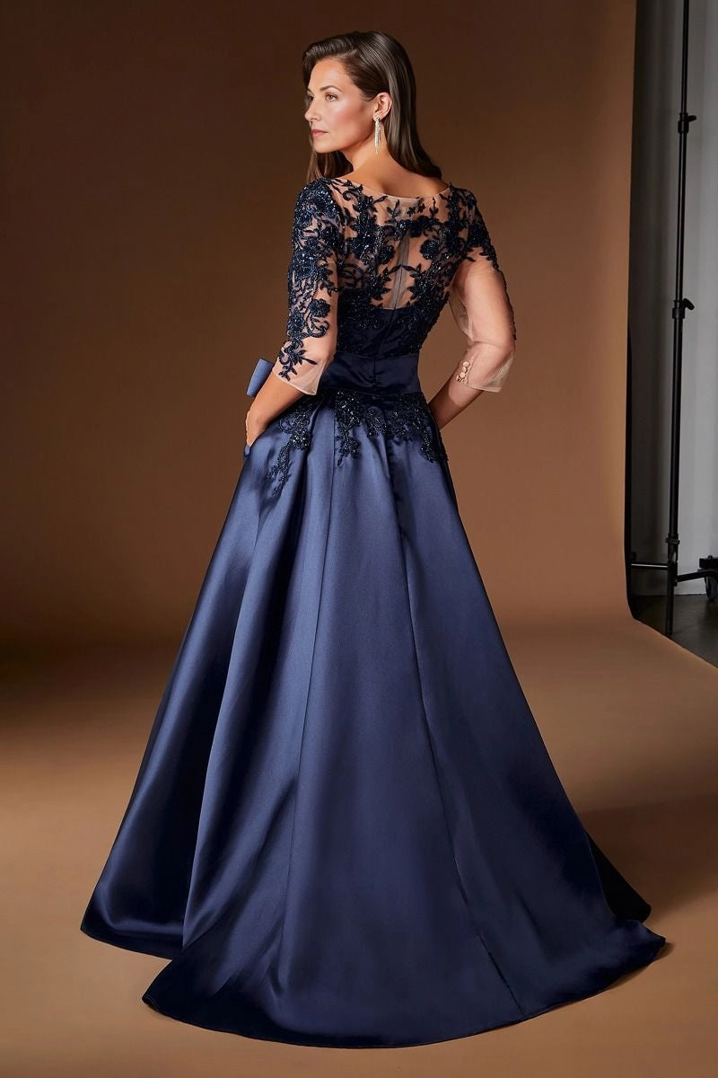 sheer illusion lace back,invisible zipper,detachable satin waist sash,full ballgown silhouette