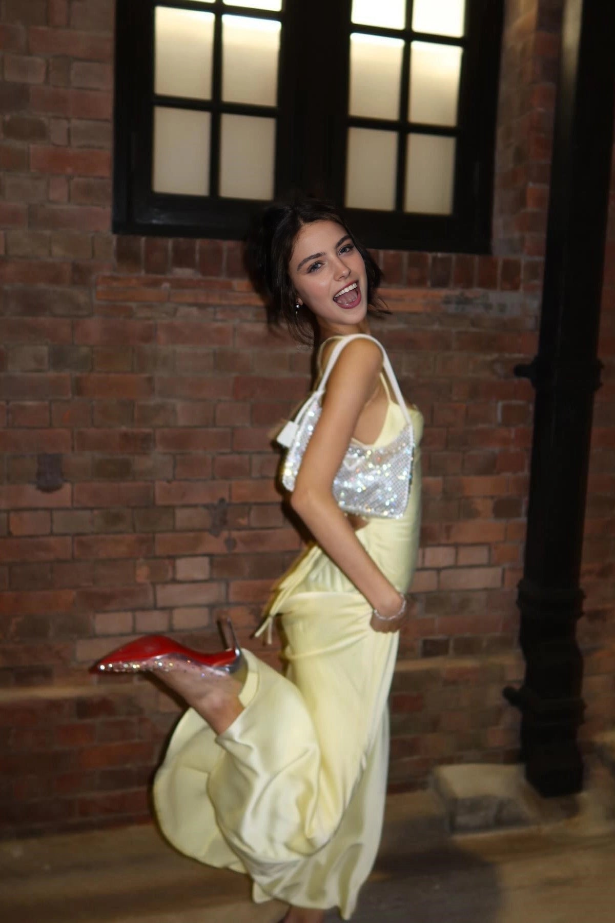 Chic Yellow Mermaid Spaghetti‑Strap Sleeveless Lace‑Up Back Floor‑Length Prom Dress