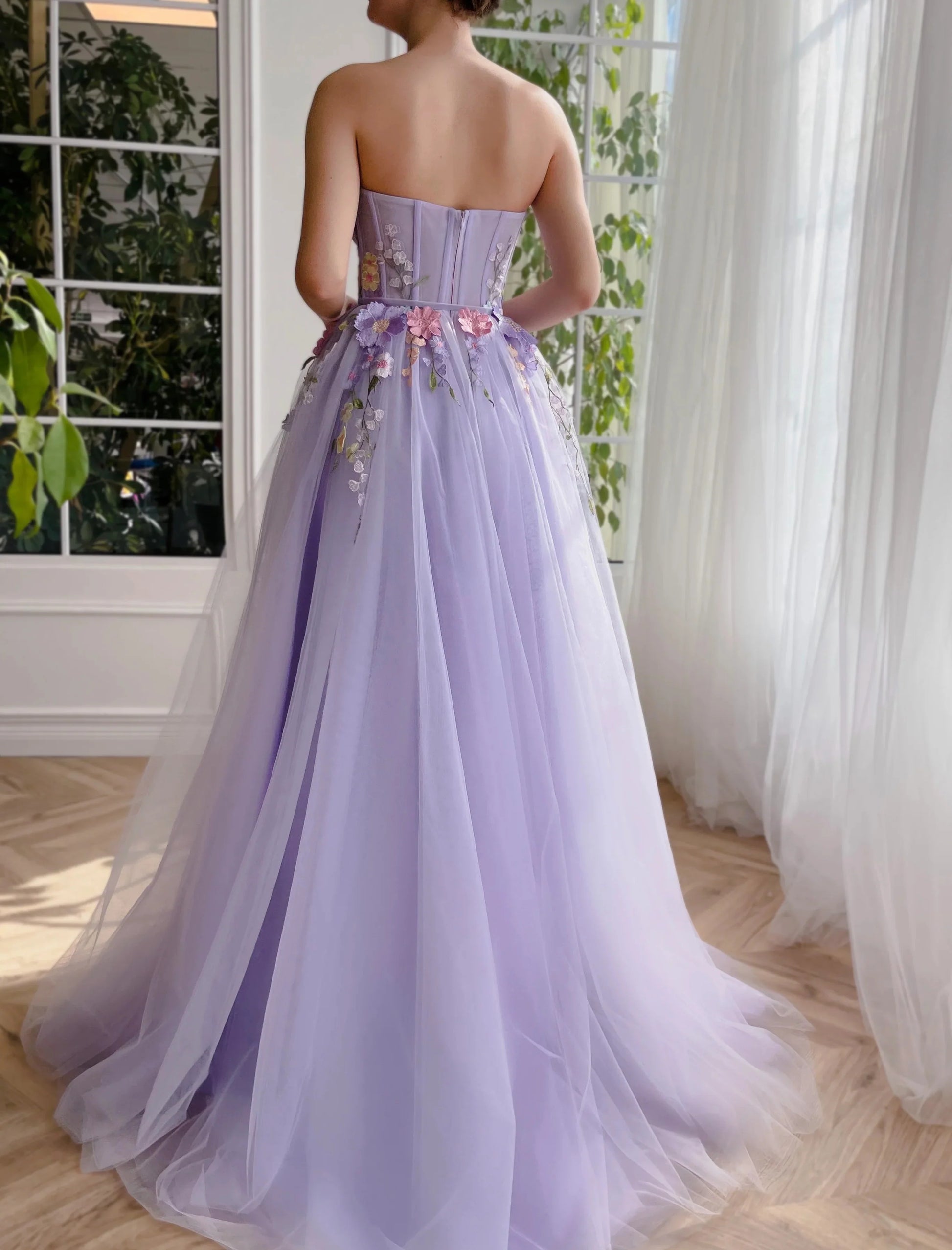 Vestidos de fiesta de tul con flores en línea A/corte princesa y escote corazón, vestido hasta el suelo con apliques florales