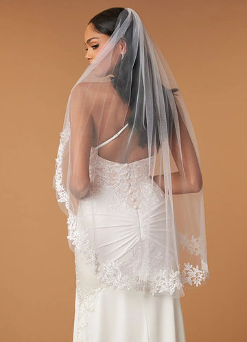 Romantic Sheer Tulle Floral Lace Fingertip Length Bridal Wedding Veil