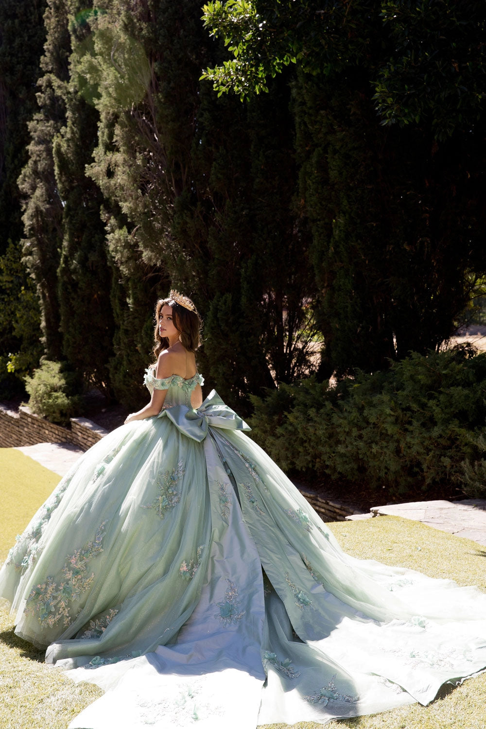 Elegant Sage Green Ball Gown Off‑Shoulder Short Sleeve Lace‑Up Back Cathedral Train Quinceanera Dress