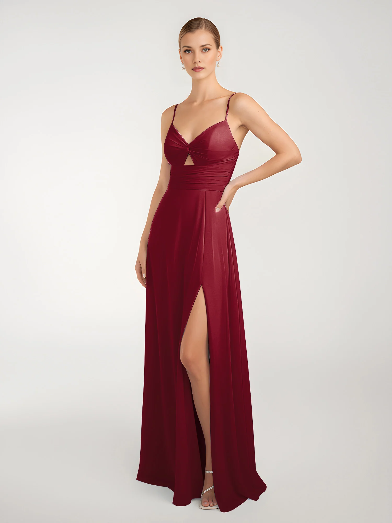 Vestido de dama de honor largo hasta el suelo de raso con cuello desbocado, tirantes finos y espalda cruzada