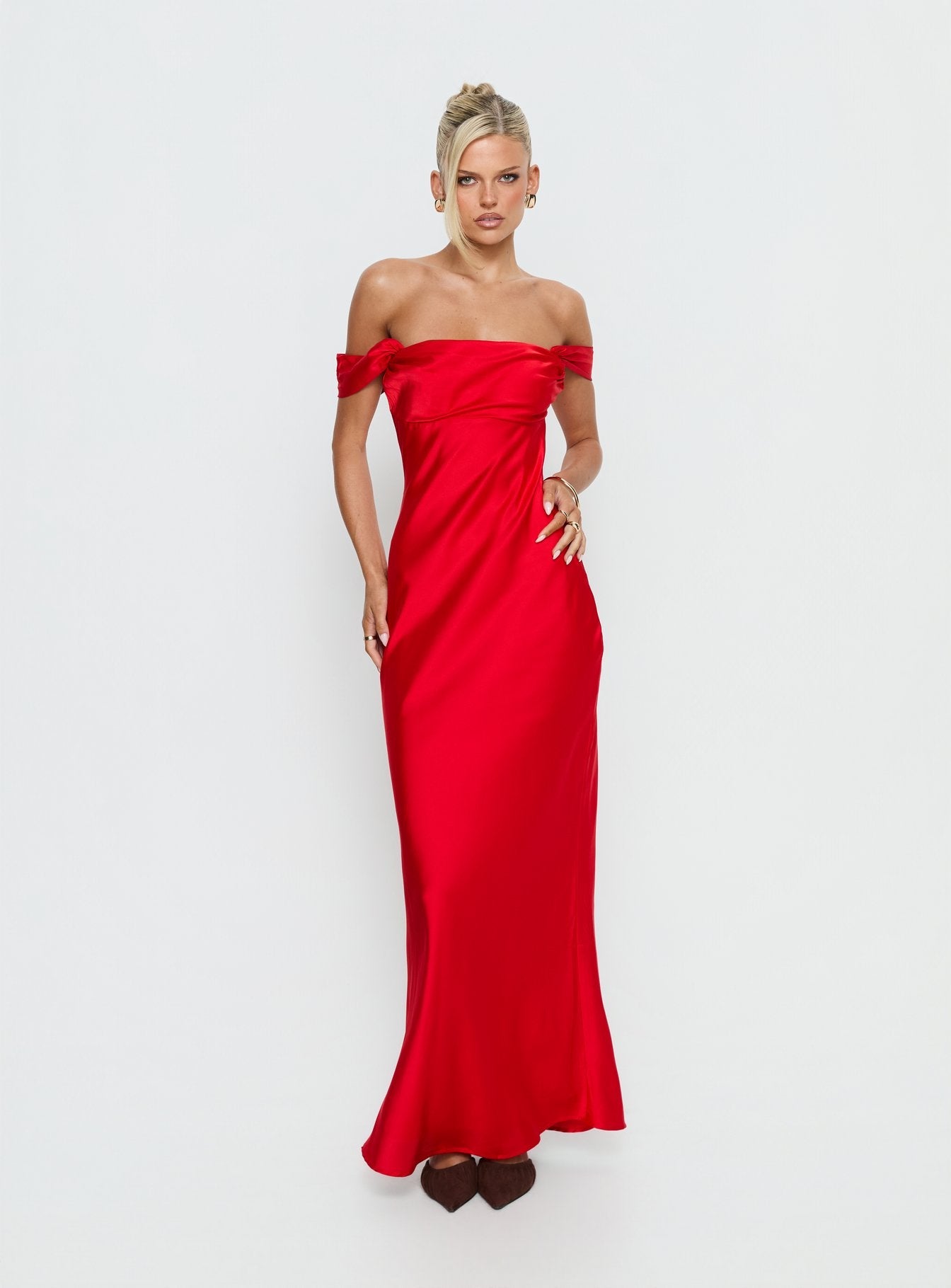 Elegant Red Off Shoulder Satin Maxi Dress – Formal Evening Gown for Weddings, Prom & Special Occasions