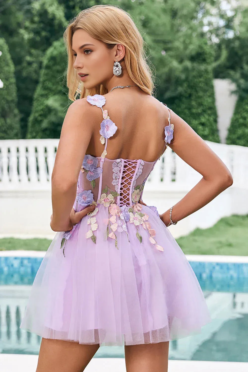 Dreamy A-Line Straight Neck Sleeveless Tulle Floral Appliqué Bodice Lace-Up Homecoming Party Dress