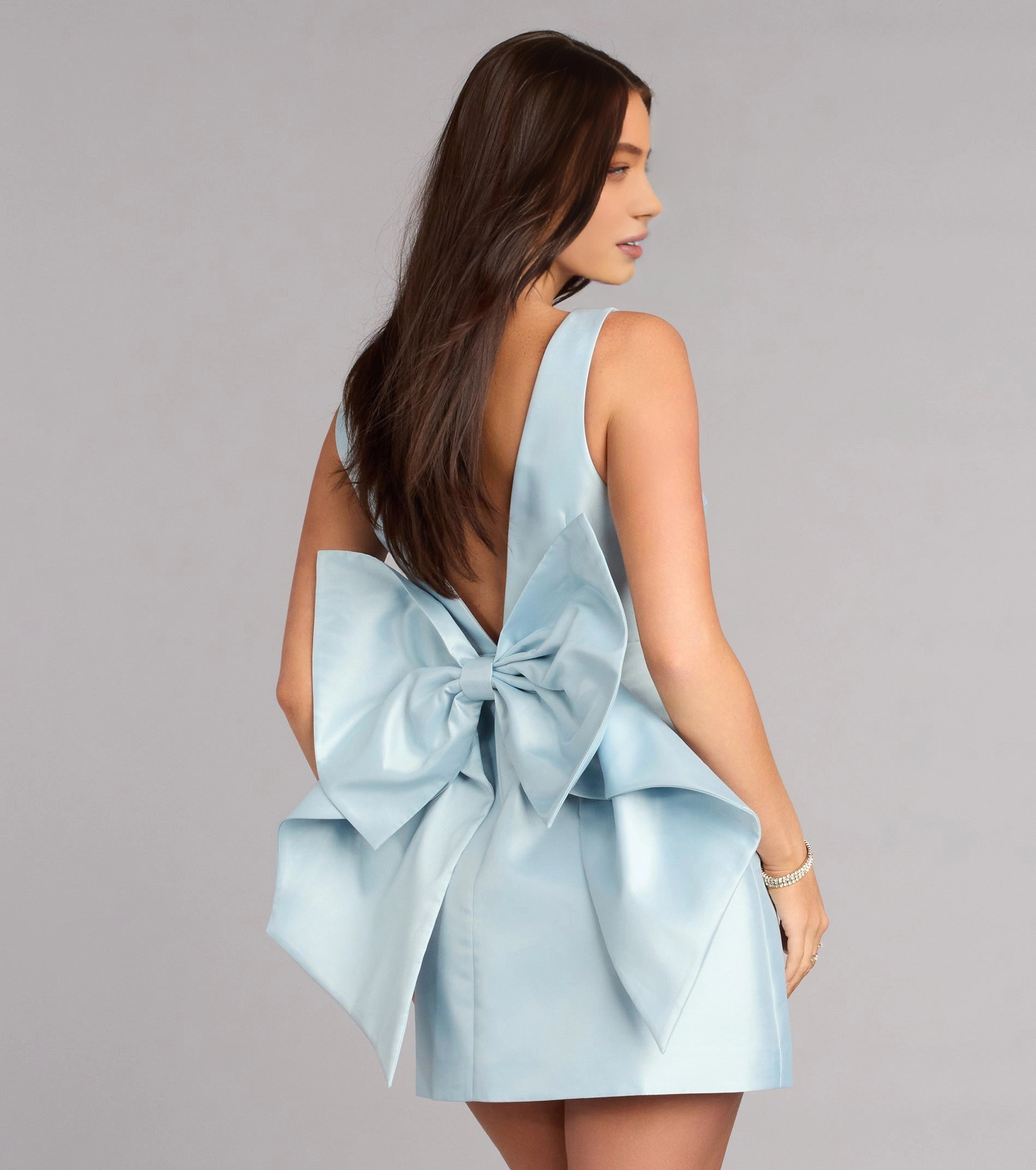 Elegant A-line Bateau Sleeveless V Back Mini Homecoming Dress
