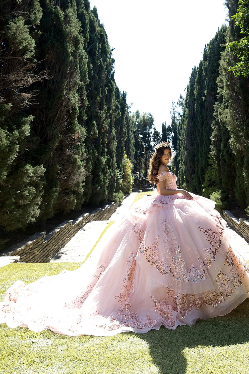 Luxury Ball Gown Sweetheart Off‑Shoulder Corset Back Chapel Train Quinceanera Dress