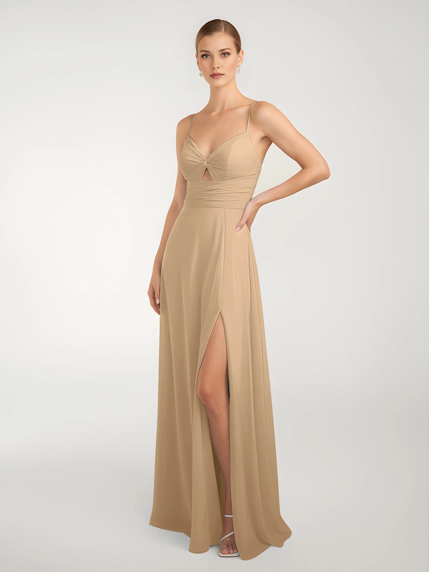 Vestido de dama de honor largo hasta el suelo de raso con cuello desbocado, tirantes finos y espalda cruzada