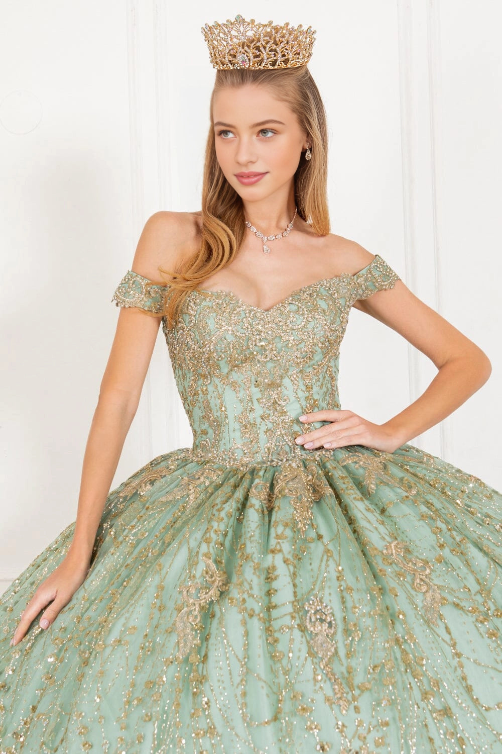 Regal Ball Gown Off‑Shoulder Short Sleeve Lace‑Up Back Sweep Train Quinceanera Dress