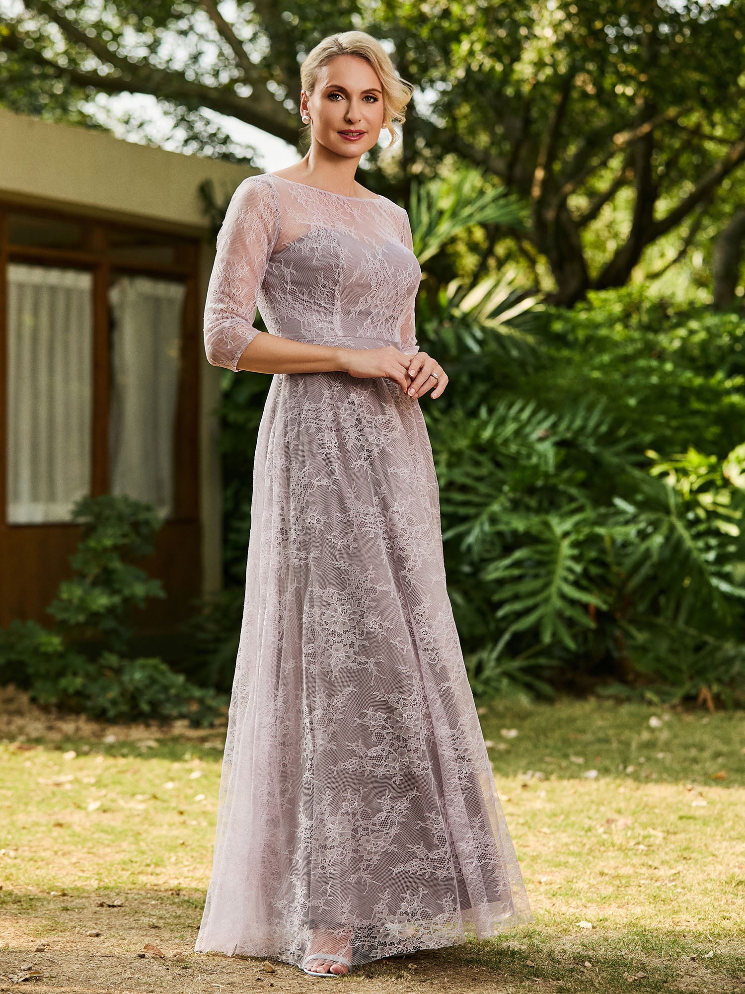 Elegant Dusty Lilac Lace Mother of the Bride Dress - 3/4 Sleeve A-Line Formal Evening Gown