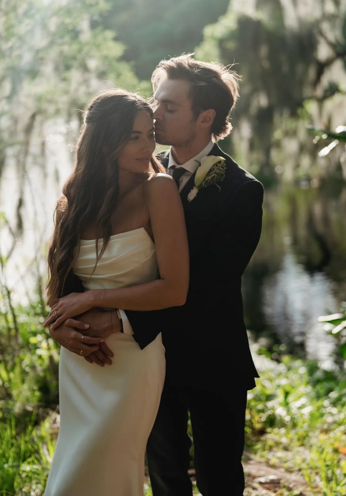 Classic Mermaid Strapless Satin Charmeuse Solid White Bridal Gown Wedding Dress with Sweep Train