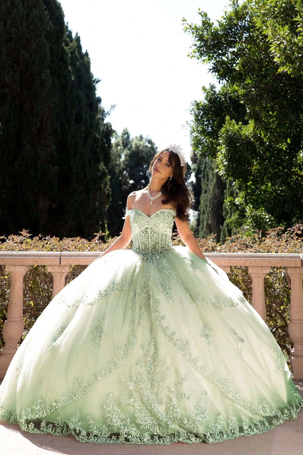 Elegant Ball Gown Sweetheart Off‑Shoulder Corset Back Court Train Quinceanera Dress